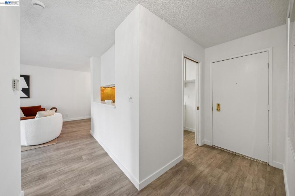 1327 Webster St B106 Property Photo 5