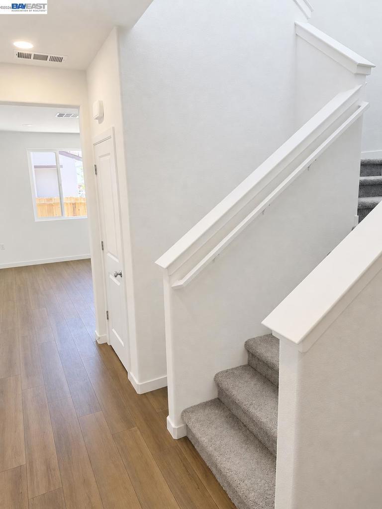 1392 Leonhardt Loop Property Photo 2