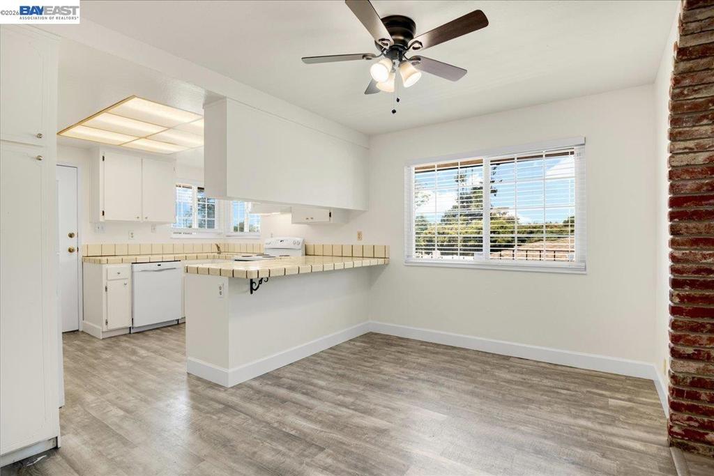 21585 Montgomery St Property Photo 6
