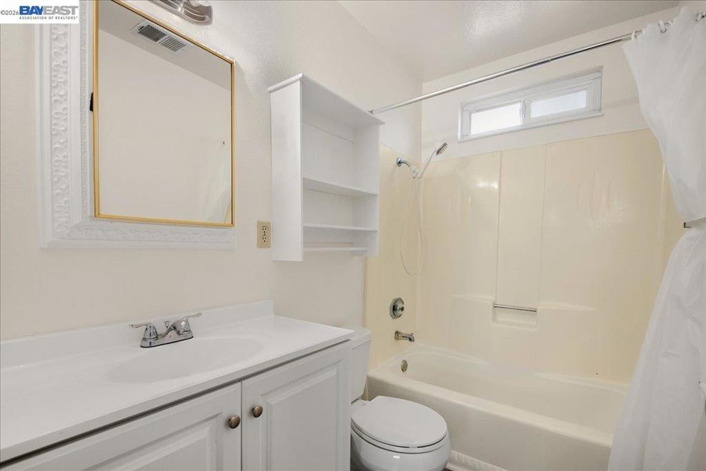 21585 Montgomery St Property Photo 14