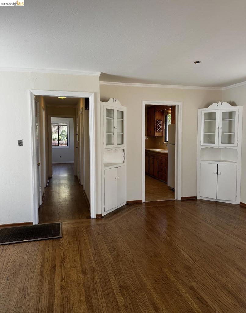 3212 Esmond Ave Property Photo 9