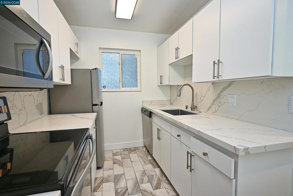 1425 Lakeside Drive 101 Property Photo 13