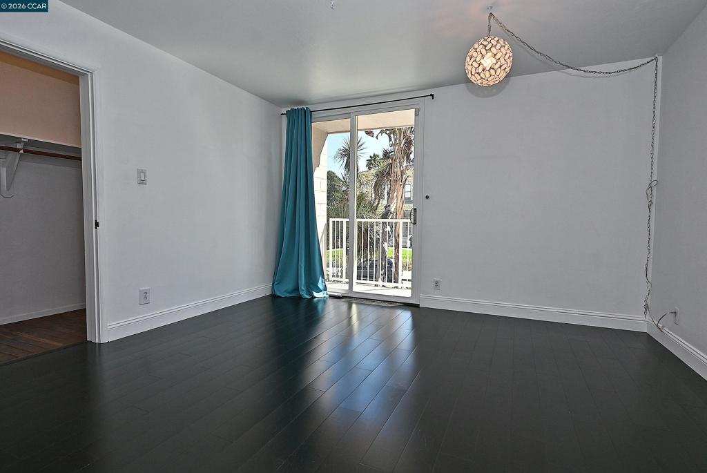 1425 Lakeside Drive 101 Property Photo 19