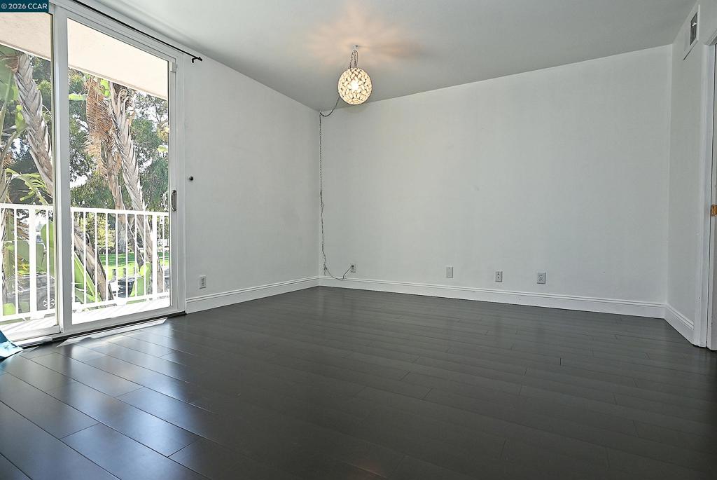 1425 Lakeside Drive 101 Property Photo 20