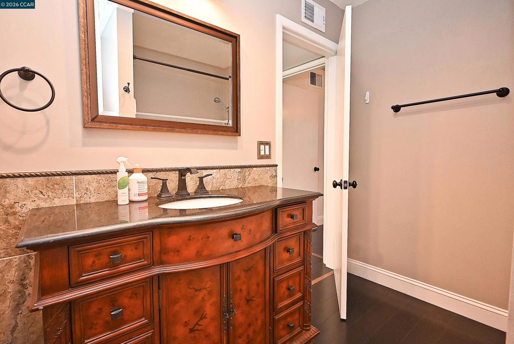 1425 Lakeside Drive 101 Property Photo 25