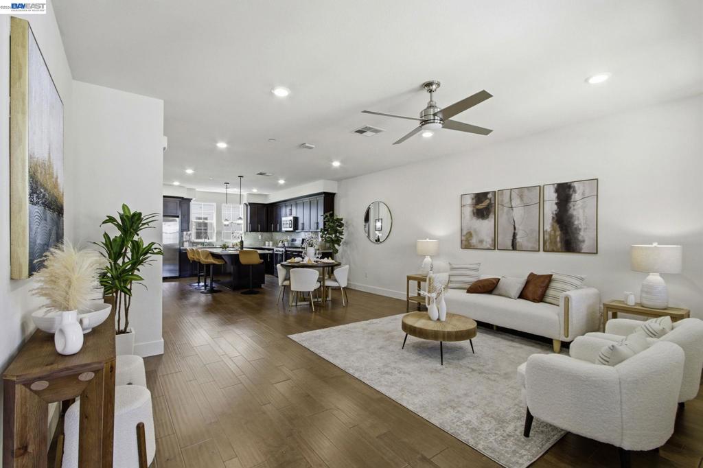 8544 Leeward Way Property Photo 8