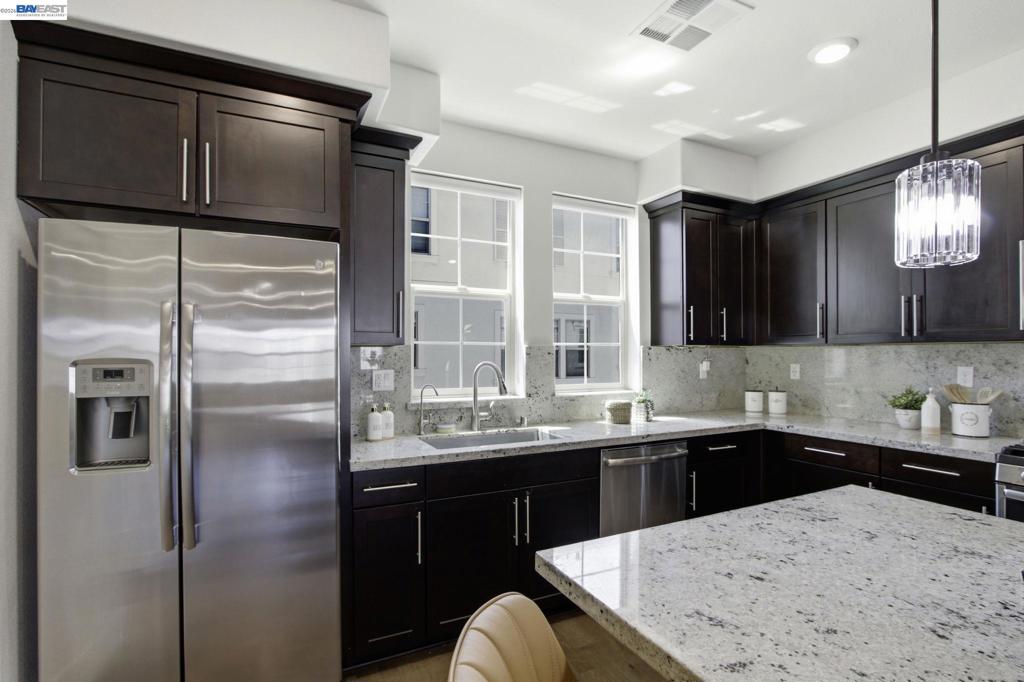 8544 Leeward Way Property Photo 13