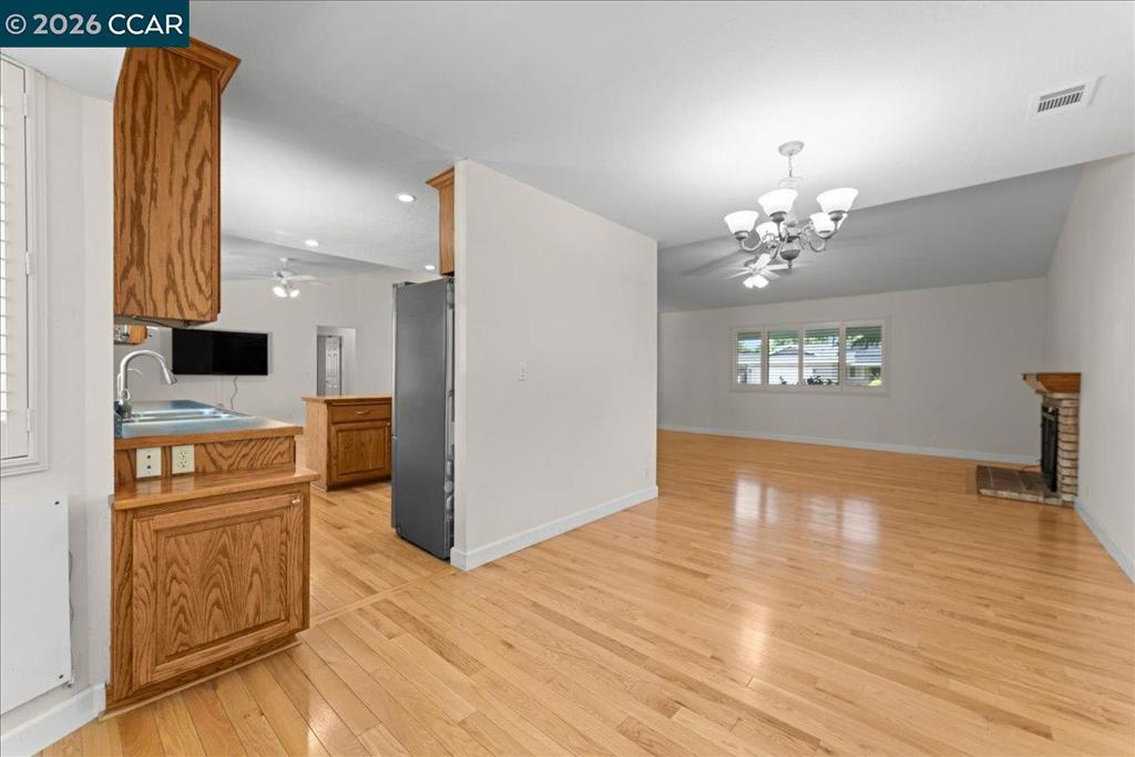 472 Cordoba Ln Property Photo 8