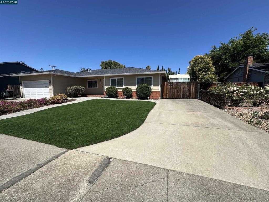 1707 Bishop Dr Property Photo 2