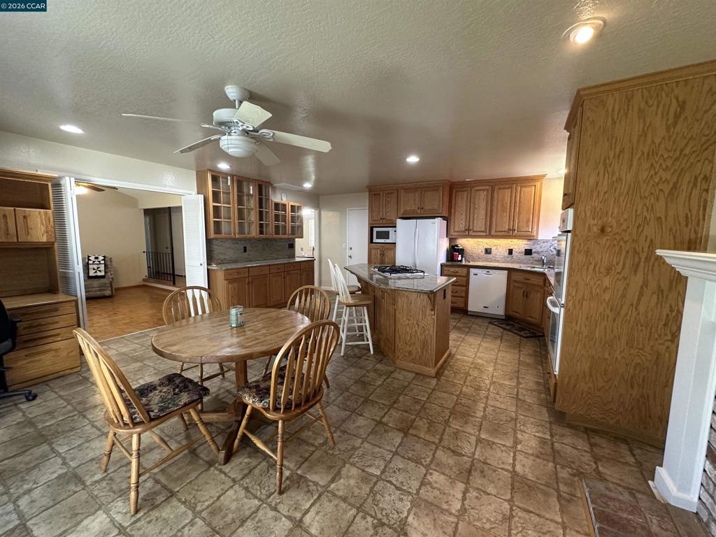 1707 Bishop Dr Property Photo 6