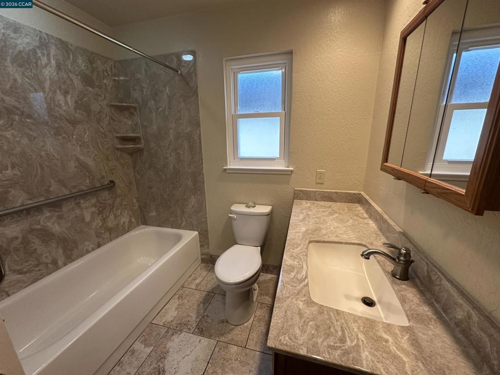 1707 Bishop Dr Property Photo 17