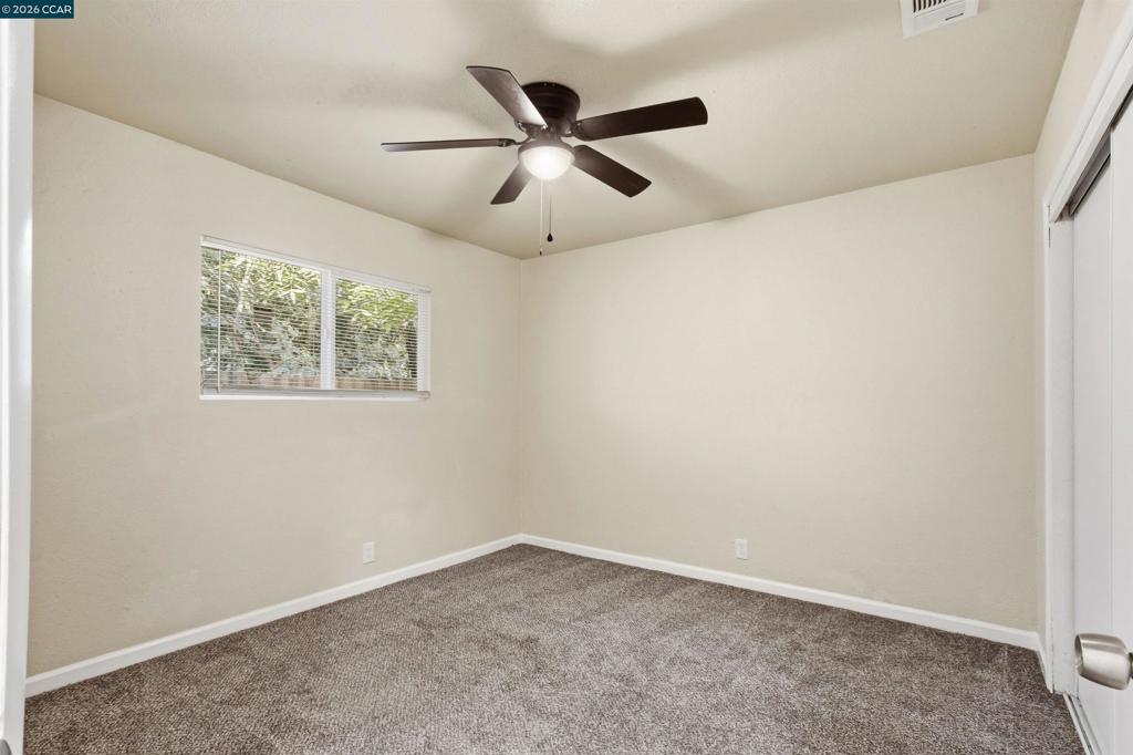 2225 E Myrtle Property Photo 5