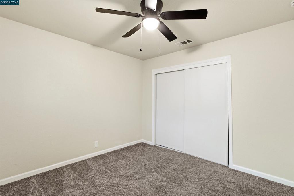 2225 E Myrtle Property Photo 6