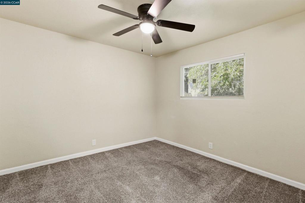 2225 E Myrtle Property Photo 8