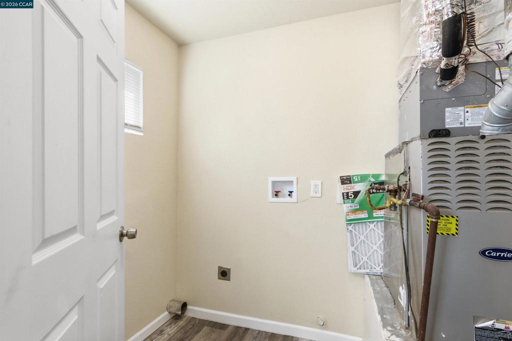 2225 E Myrtle Property Photo 17