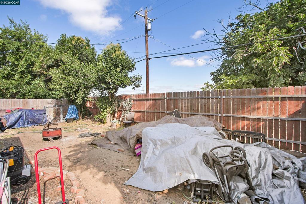 2225 E Myrtle Property Photo 19