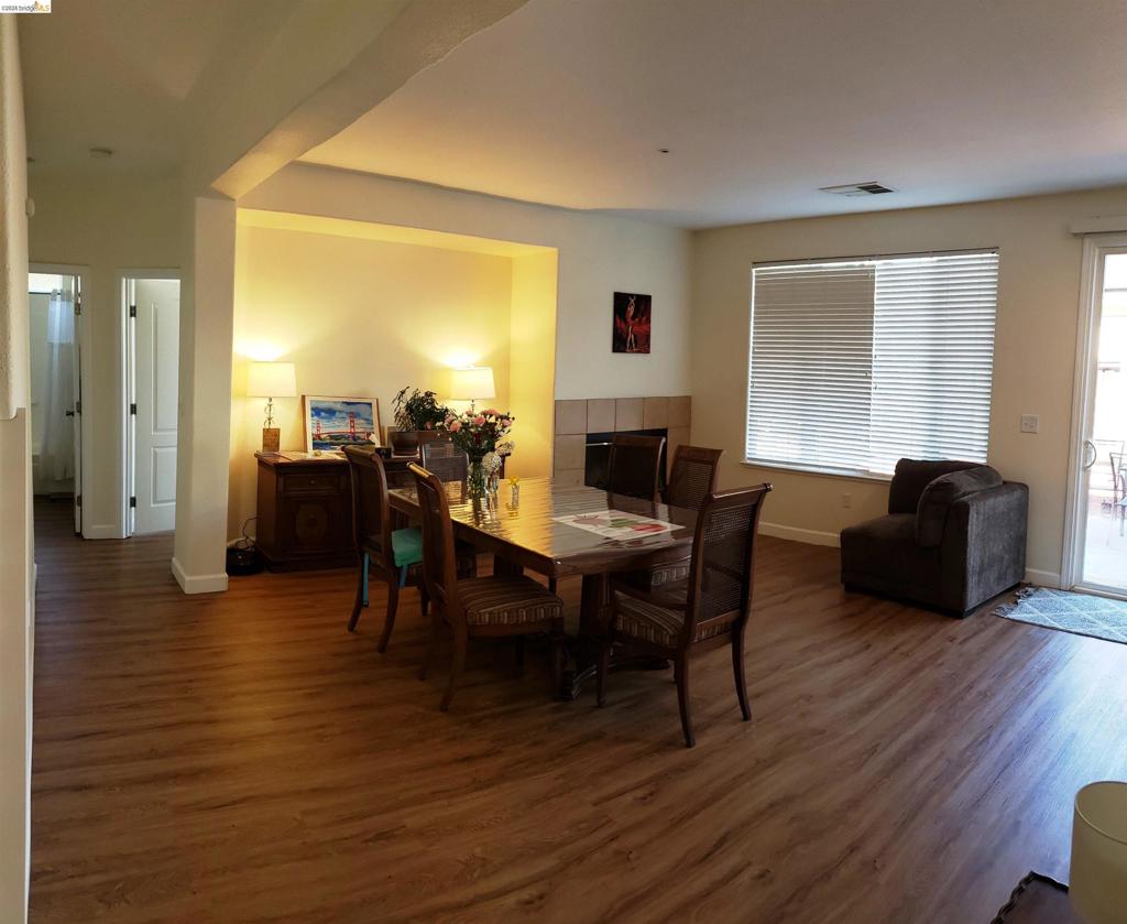 147 Trent Pl Property Photo 5