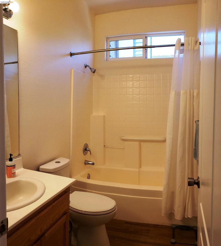 147 Trent Pl Property Photo 15