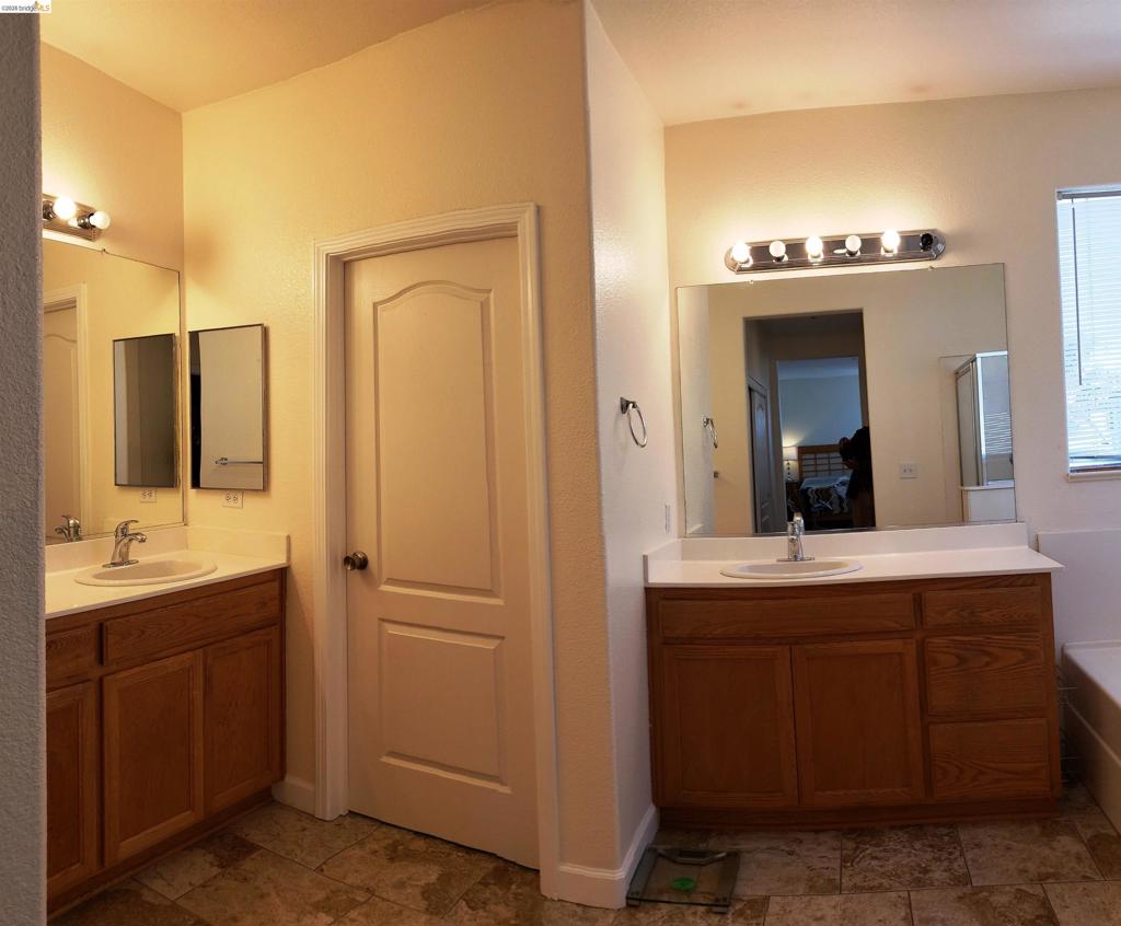 147 Trent Pl Property Photo 21
