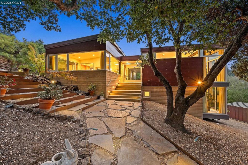 2 Crane Ct Property Photo 1
