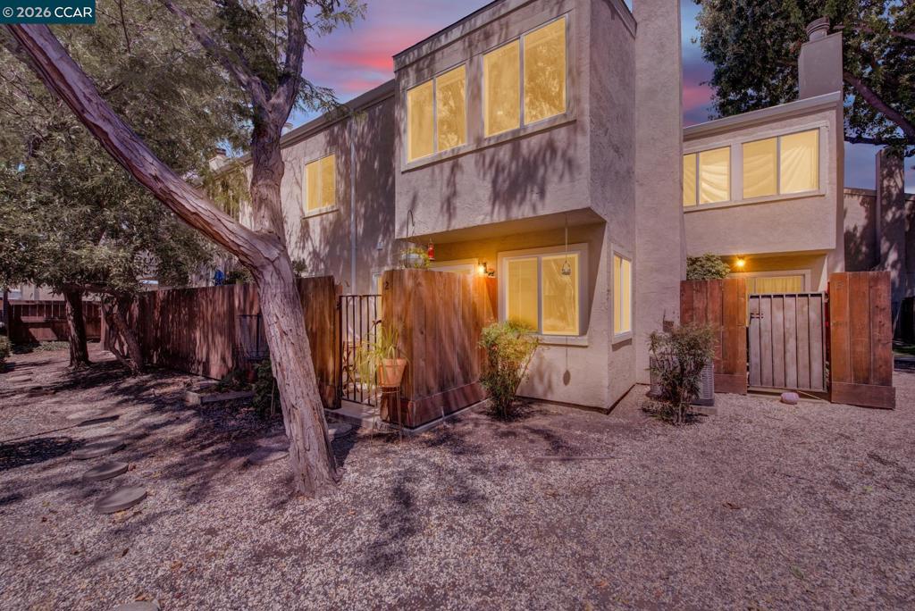 1896 San Vincente Dr 12 Property Photo 1