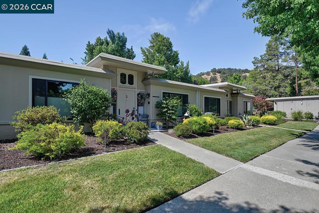 1124 Oakmont Dr 2 Property Photo 2