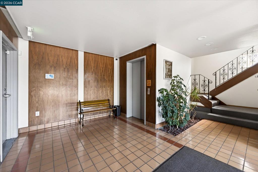 6433 Fairmount Property Photo 4