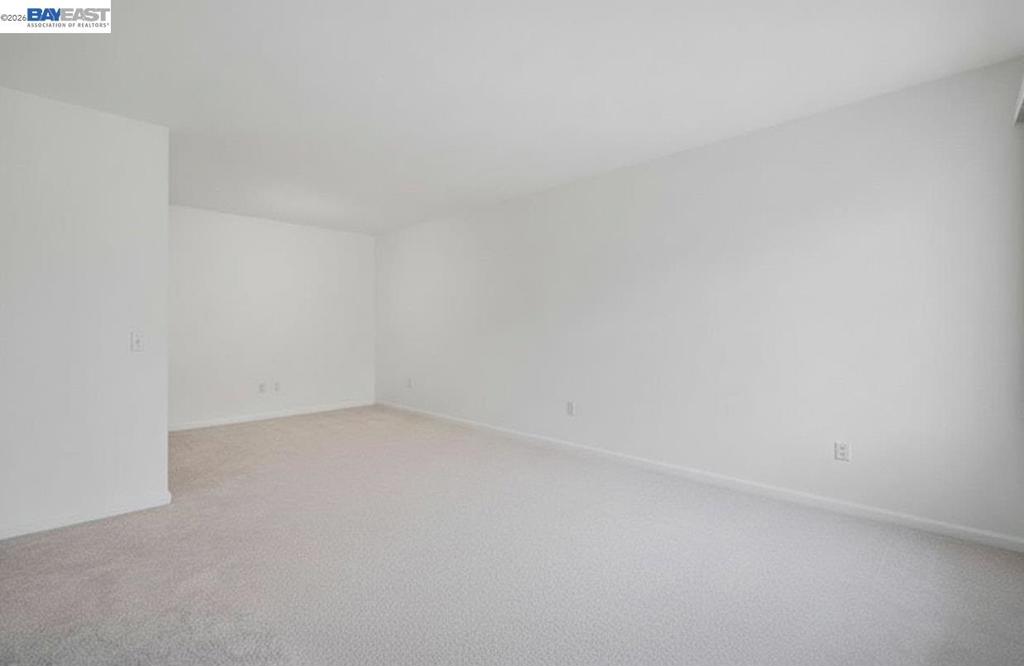 165 Aurora Plz Property Photo 3
