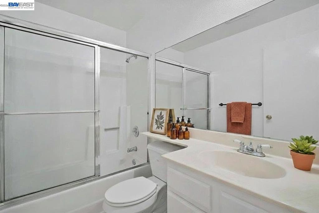 165 Aurora Plz Property Photo 9
