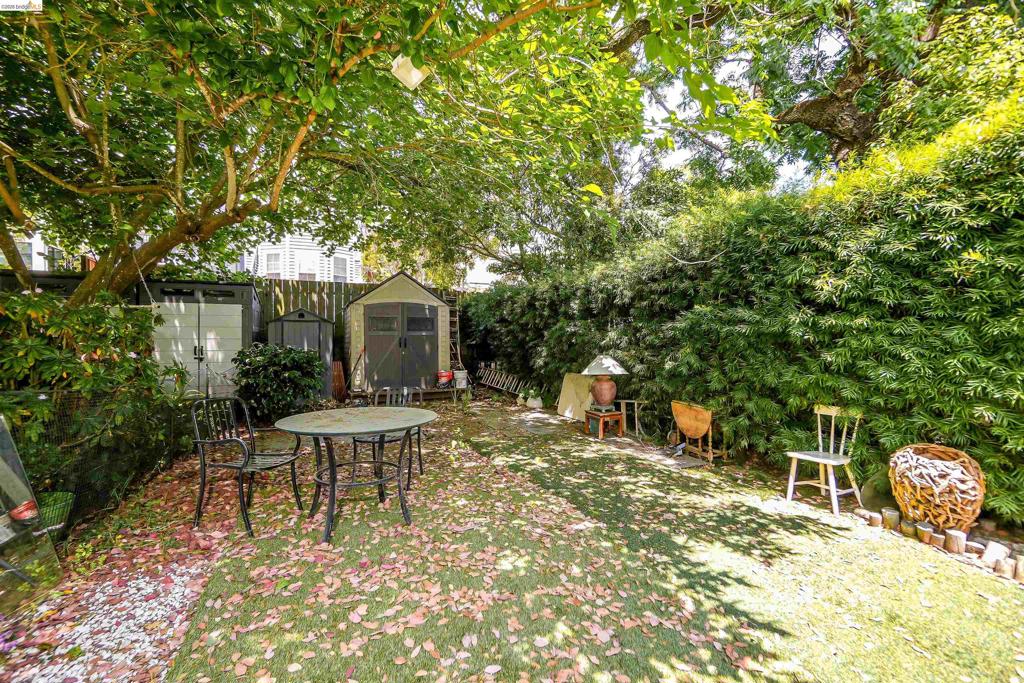 2654 2656 Bush St Property Photo 6
