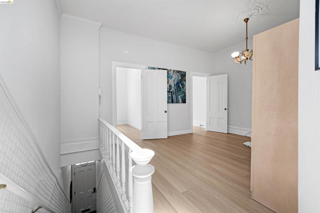 2654 2656 Bush St Property Photo 13