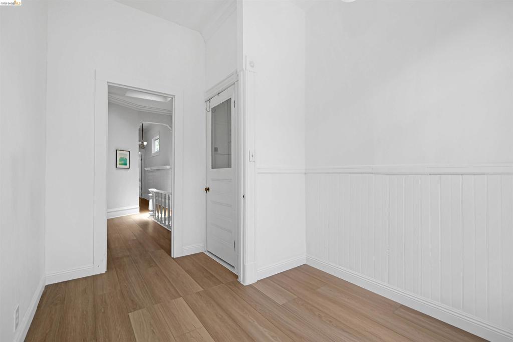 2654 2656 Bush St Property Photo 16