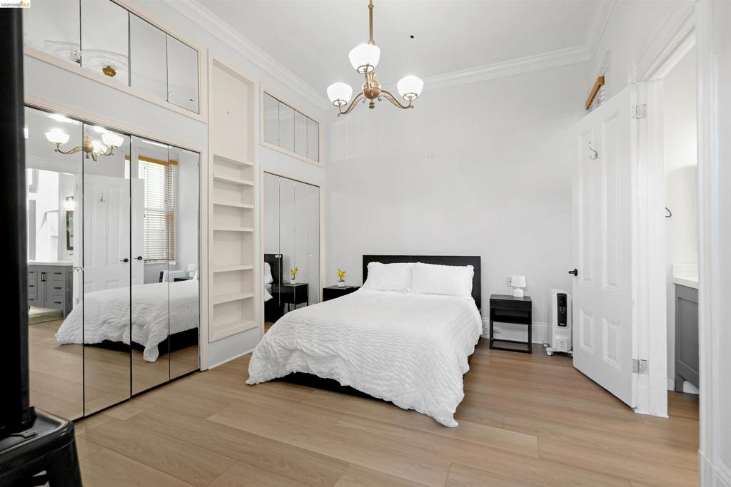 2654 2656 Bush St Property Photo 20