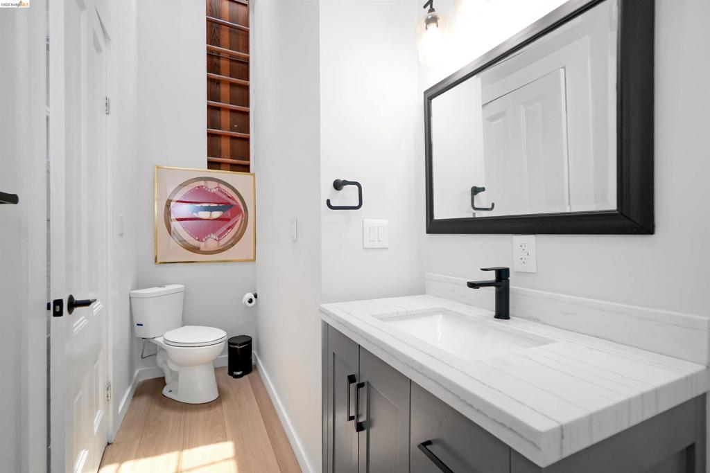 2654 2656 Bush St Property Photo 25