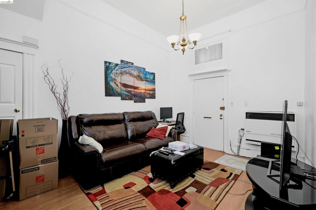 2654 2656 Bush St Property Photo 38