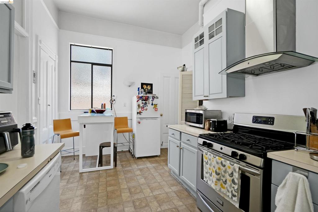 2654 2656 Bush St Property Photo 44