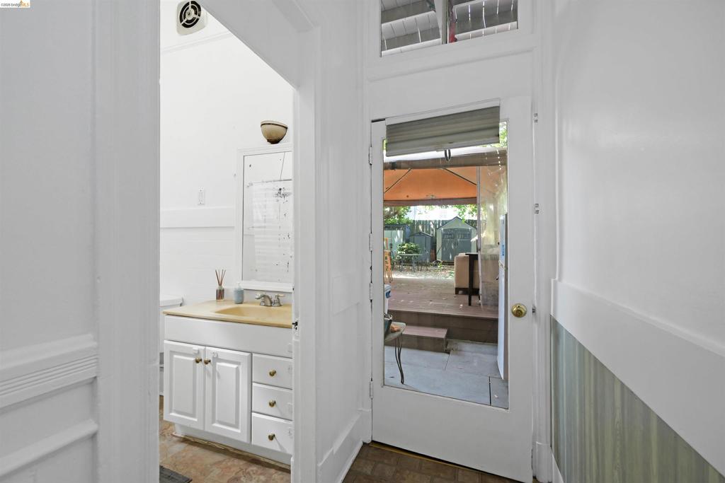 2654 2656 Bush St Property Photo 48