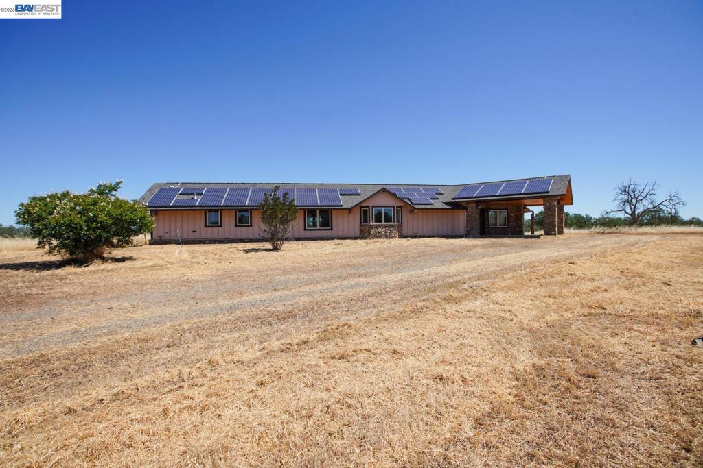 18490 Gas Point Rd Property Photo 4