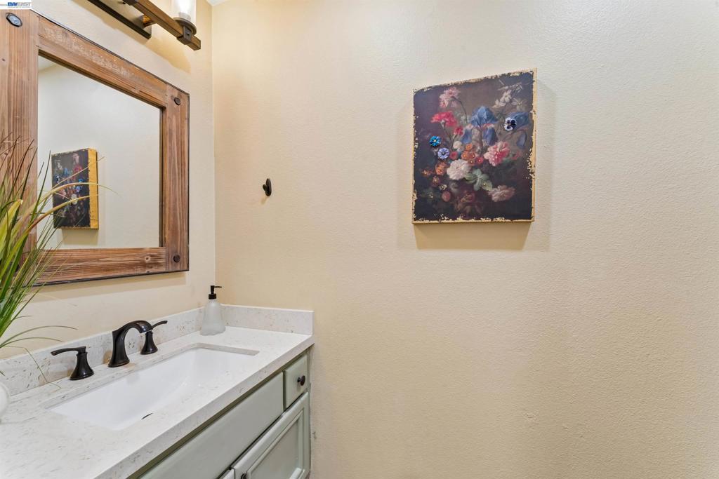 24448 Hampton Dr B Property Photo 19