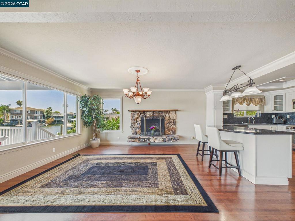 4910 Cabrillo Pt Property Photo 3