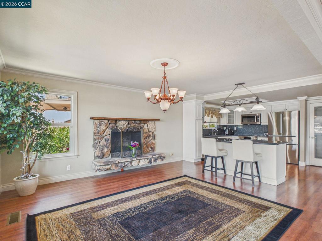 4910 Cabrillo Pt Property Photo 4