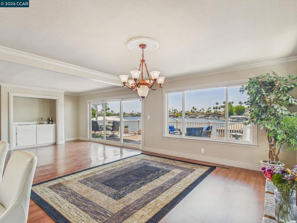 4910 Cabrillo Pt Property Photo 7
