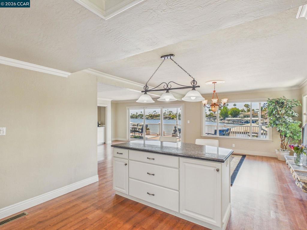 4910 Cabrillo Pt Property Photo 13
