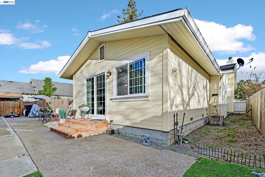 337 I St Property Photo 18