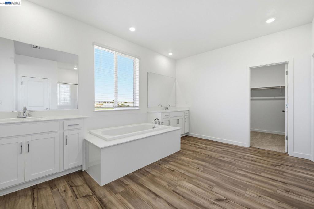 1028 Bluebell Circle Property Photo 10