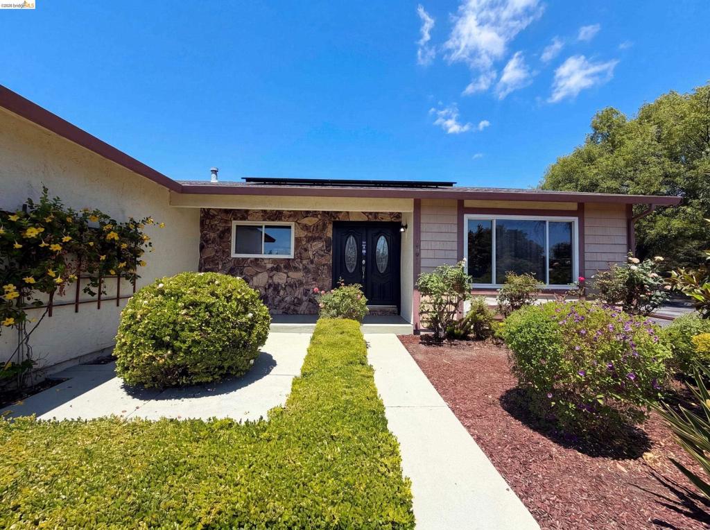 1091 Fox Meadow Way Property Photo 1