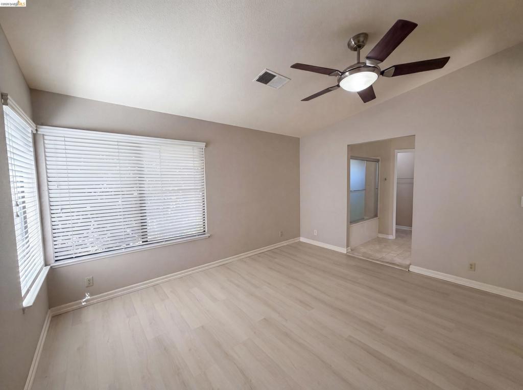 4811 Kimberley Cmns Property Photo 4