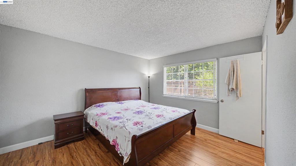200 Riverside Pl Property Photo 15