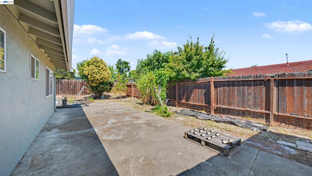 200 Riverside Pl Property Photo 22