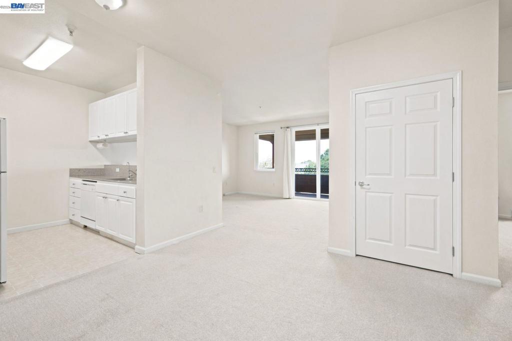 401 S Norfolk St 301 Property Photo 3